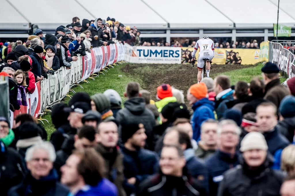 Tummers Groep al 20 jaar sponsor van GP Adrie van der Poel
